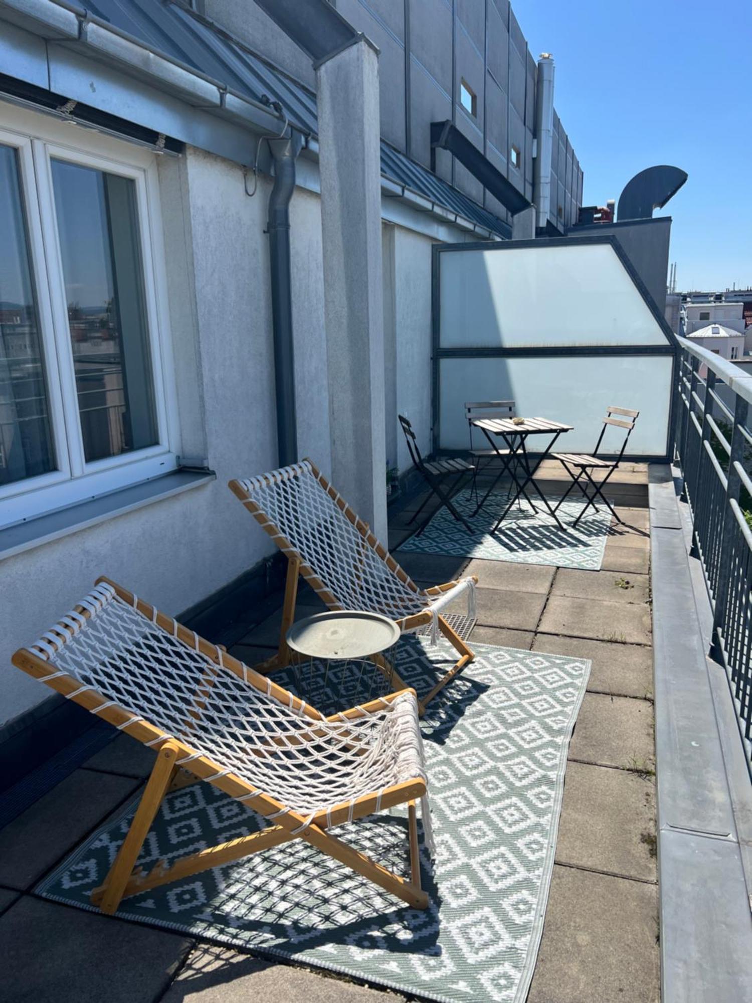Rooftop View Haven